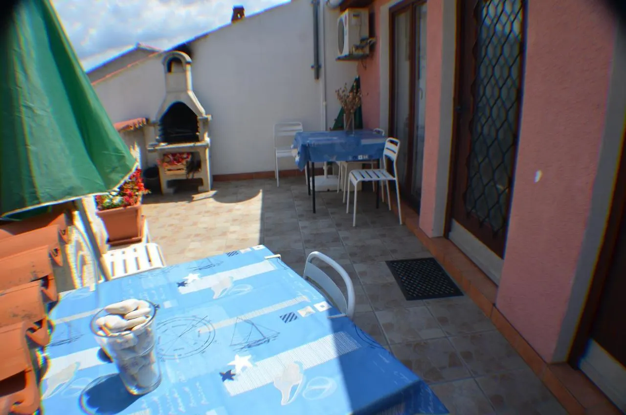 Apartments Golubic Pula 0*,